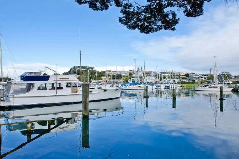 Photo of property in 2/23 Commodore Parry Road, Castor Bay, Auckland, 0620