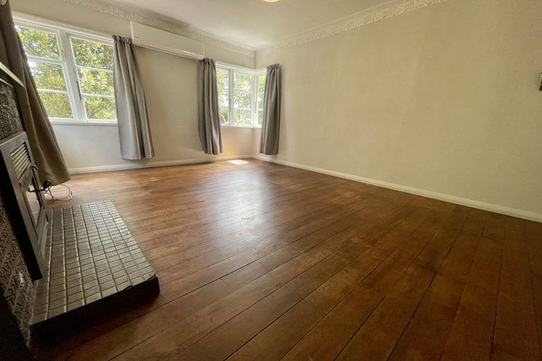 Photo of property in 27 Harland Street, Brooklyn, Wellington, 6021