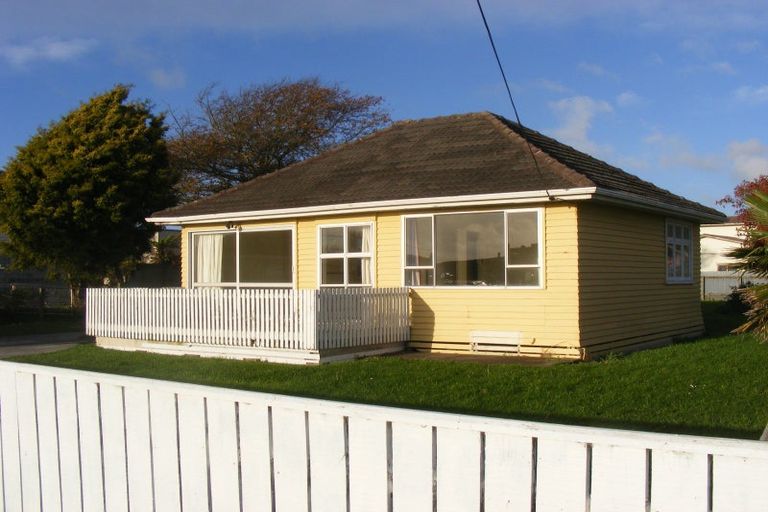 Photo of property in 42 Futter Street, Foxton, 4814