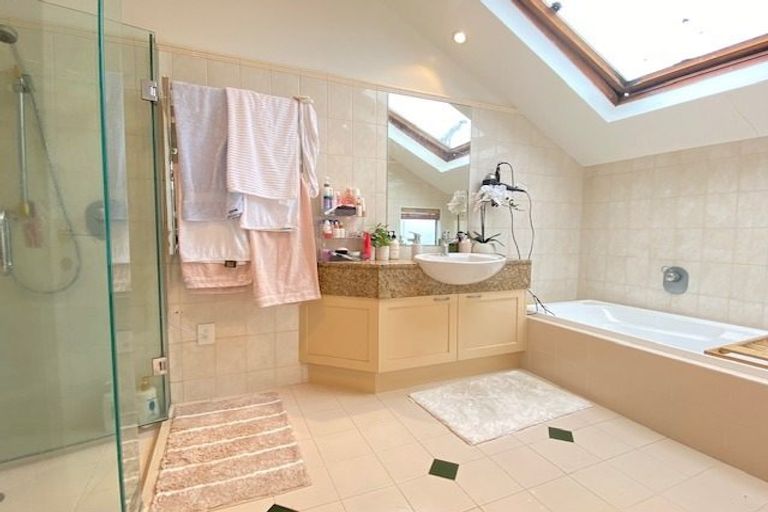 Photo of property in 11 Manor Park, Sunnyhills, Auckland, 2010