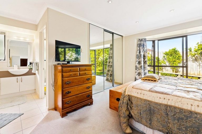 Photo of property in 20 Anchorite Way, Red Beach, 0932