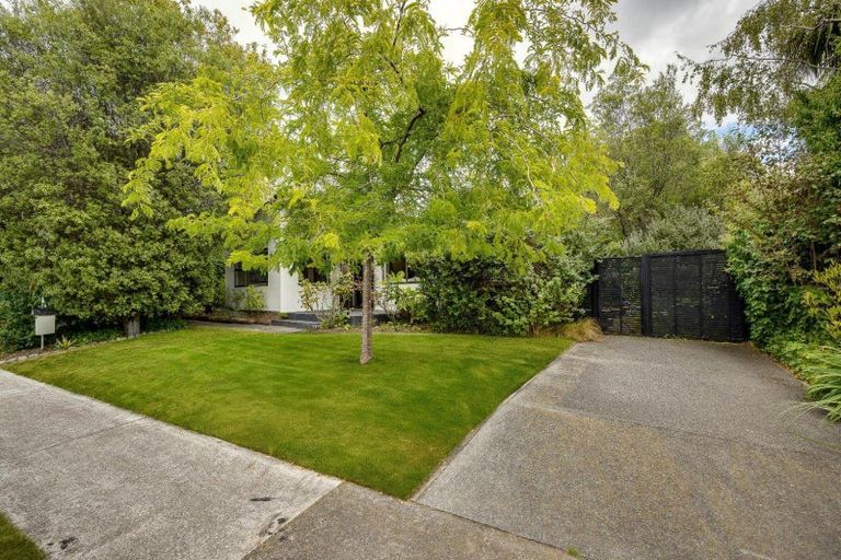 Photo of property in 34 James Cook Street, Havelock North, 4130