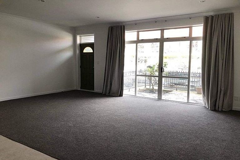 Photo of property in 4/44 Carlos Drive, Flat Bush, Auckland, 2016