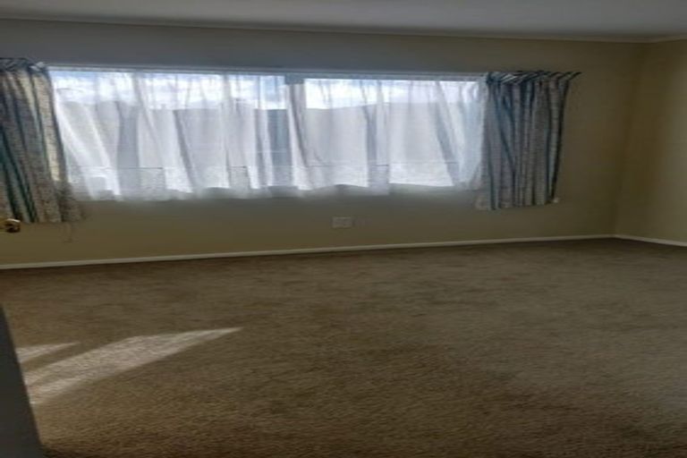 Photo of property in 2/65 Golf Road, New Lynn, Auckland, 0600