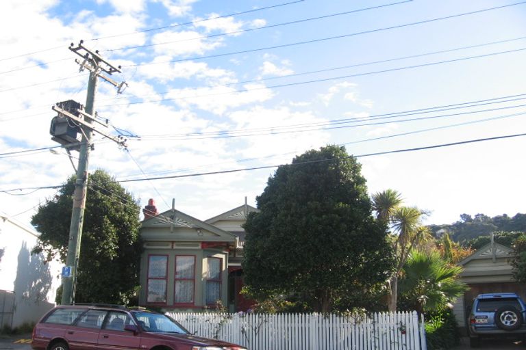 Photo of property in 1 Riddlers Crescent, Petone, Lower Hutt, 5012