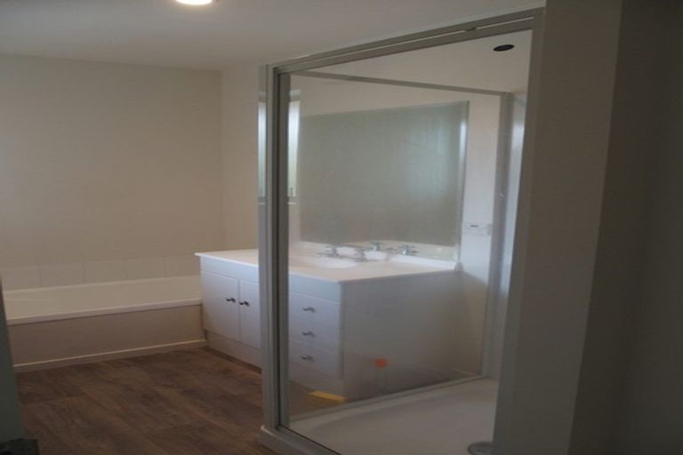 Photo of property in 3 Carinya Lane, Heathcote Valley, Christchurch, 8022