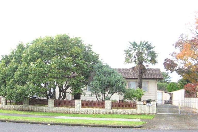 Photo of property in 5 Fiesta Drive, Half Moon Bay, Auckland, 2012