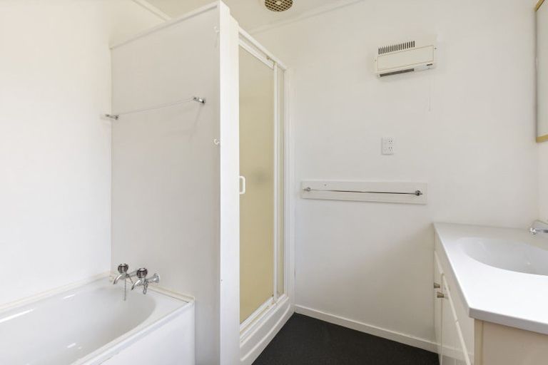 Photo of property in 16 Oregon Drive, Kelvin Heights, Queenstown, 9300