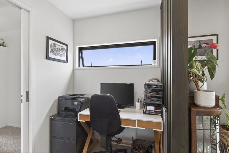 Photo of property in 8 Kowhai Street, Strandon, New Plymouth, 4312