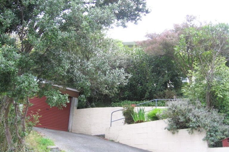 Photo of property in 7 Lyndhurst Road, Tawa, Wellington, 5028