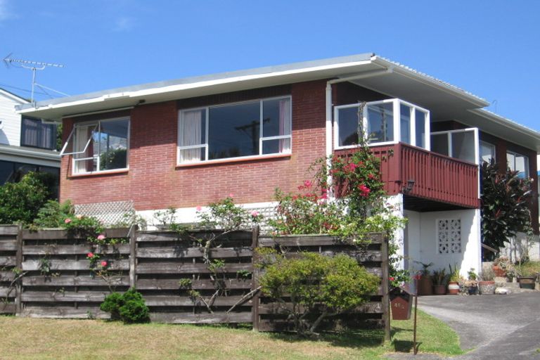 Photo of property in 1/44 Churchill Road, Murrays Bay, Auckland, 0630