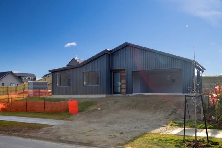 Photo of property in 43 Mount Linton Avenue, Wanaka, 9305