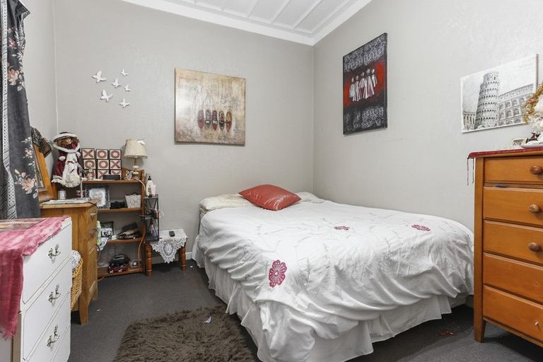 Photo of property in 512a West Coast Road, Oratia, Auckland, 0604