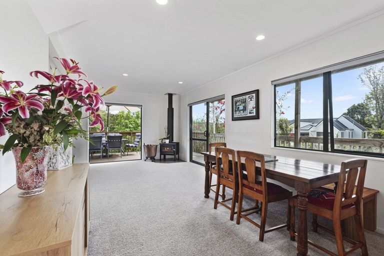 Photo of property in 27a Philson Terrace, Browns Bay, Auckland, 0630