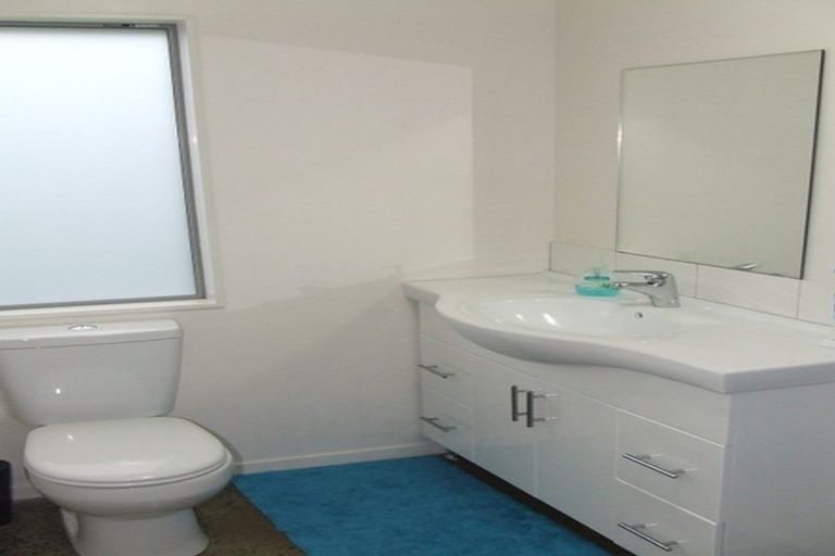 Photo of property in 24 Kellsmere Crescent, Island Bay, Wellington, 6023