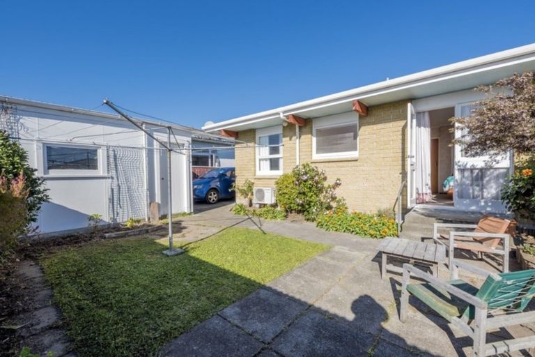 Photo of property in 2 Ely Place, Levin, 5510
