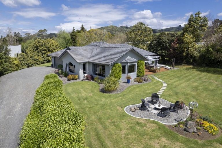 Photo of property in 37 Canon Road, Tanners Point, Katikati, 3170