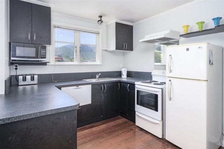 Photo of property in 106 Toi Toi Street, Toi Toi, Nelson, 7010