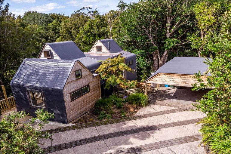 Photo of property in 63 Branch Road, Highlands Park, New Plymouth, 4312