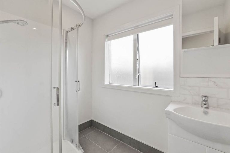 Photo of property in 5/92 Titirangi Road, New Lynn, Auckland, 0600