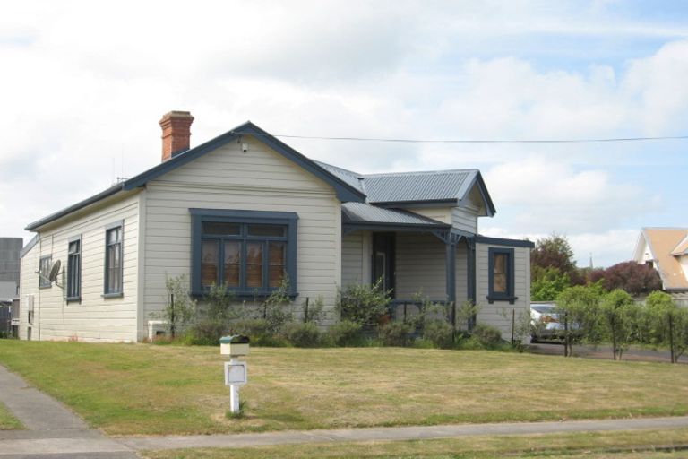 Photo of property in 4 Hurworth Place, College Estate, Whanganui, 4500
