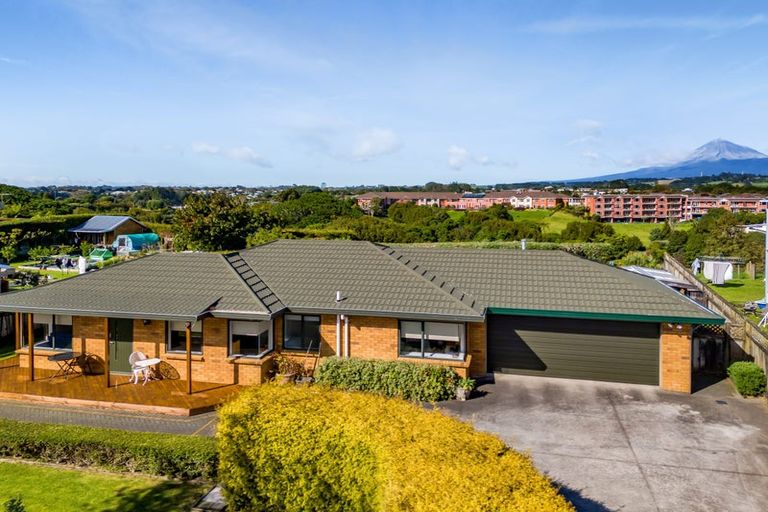 Photo of property in 20a Virginia Place, Whalers Gate, New Plymouth, 4310