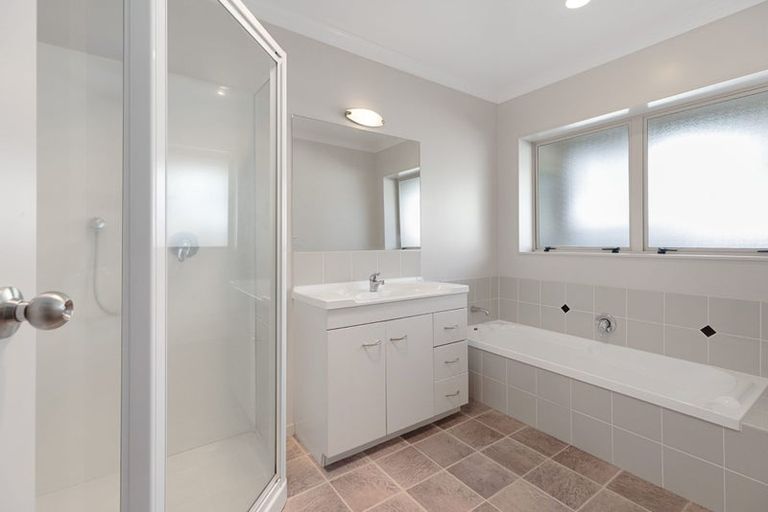 Photo of property in 24 Kanuka Place, Pyes Pa, Tauranga, 3112