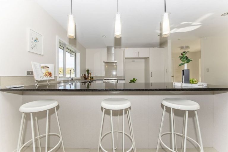 Photo of property in 2 Tiaki Way, Cambridge, 3434