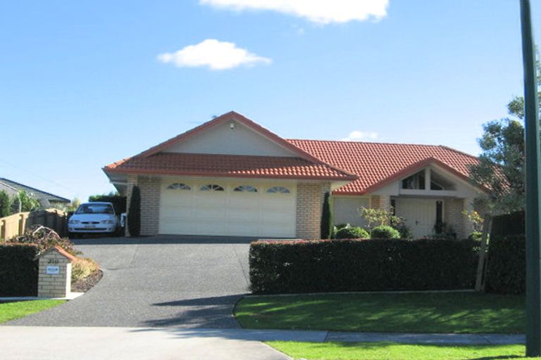 Photo of property in 210 Hill Road, The Gardens, Auckland, 2105