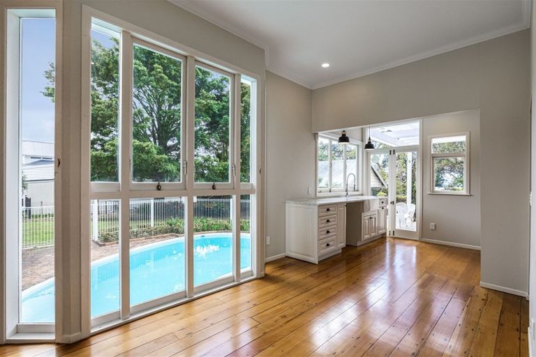 Photo of property in 60 Princes Street, Northcote Point, Auckland, 0627