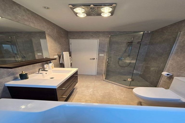 Photo of property in 230a Sunset Road, Windsor Park, Auckland, 0632