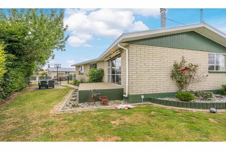 Photo of property in 66 Renfrew Street, Waikiwi, Invercargill, 9810