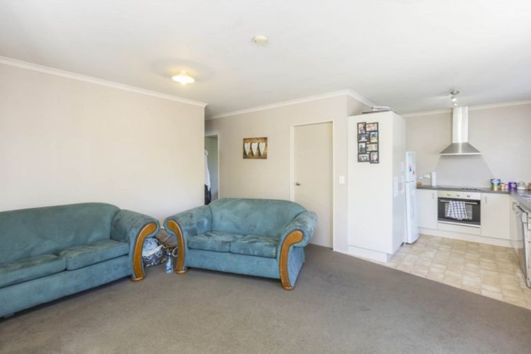 Photo of property in 32a Aniseed Grove, Timberlea, Upper Hutt, 5018