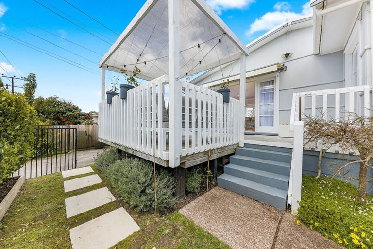 Photo of property in 113 Brightside Road, Stanmore Bay, Whangaparaoa, 0932