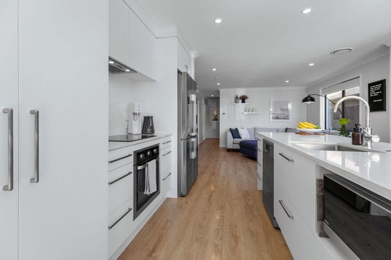 Photo of property in 122 Union Drive, Papamoa, 3118