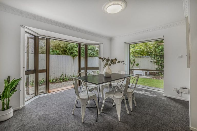 Photo of property in 2/278 Memorial Avenue, Burnside, Christchurch, 8053