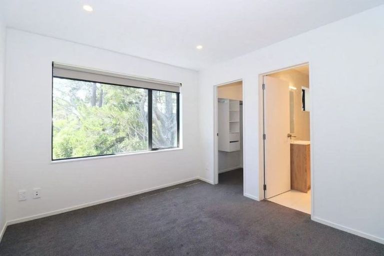 Photo of property in 22 Korokio Lane, Henderson, Auckland, 0612