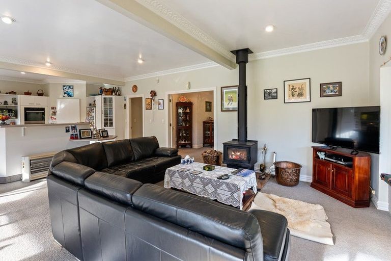 Photo of property in 2 Sunglo Terrace, Otaki, 5512