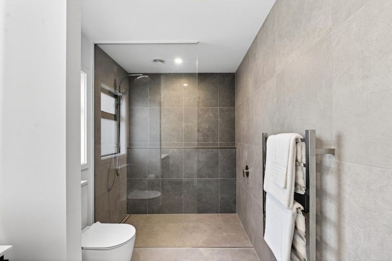 Photo of property in 14 Annie Aranui Drive, Poraiti, 4182