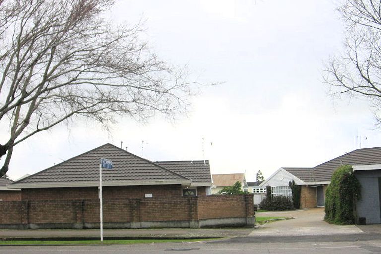 Photo of property in 2 The Mews, Palmerston North, 4410
