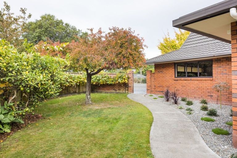 Photo of property in 8 Harrow Place, Hokowhitu, Palmerston North, 4410