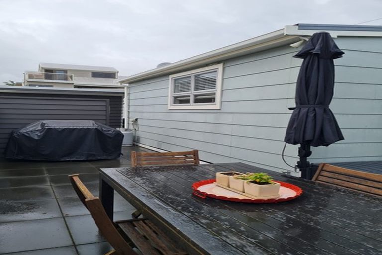 Photo of property in 90 Seventh Avenue, Urenui, 4377