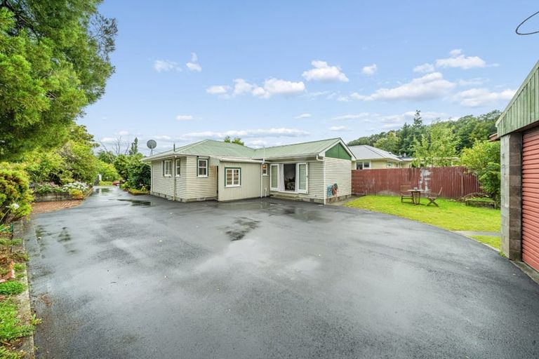 Photo of property in 4 Birch Grove, Pinehaven, Upper Hutt, 5019