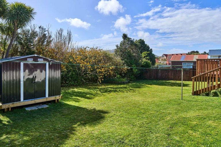 Photo of property in 301 Maungaraki Road, Maungaraki, Lower Hutt, 5010