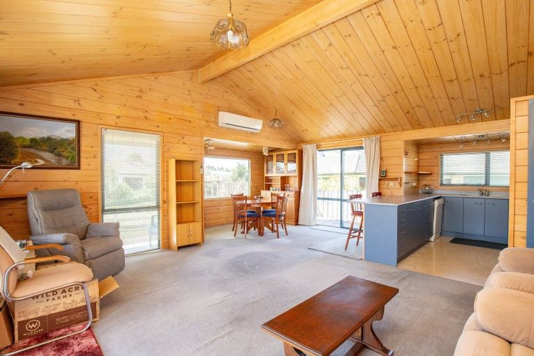 Photo of property in 12 Walton Place, Ngatea, 3503