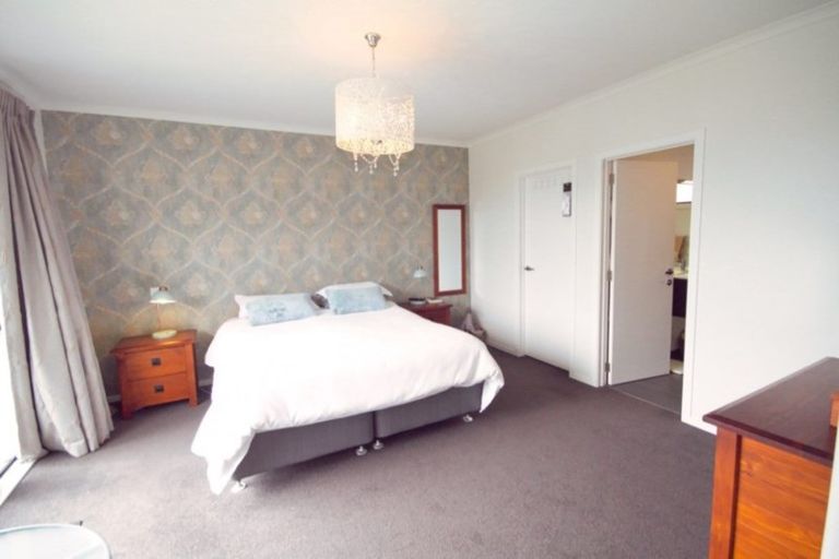 Photo of property in 2b Kaniera Terrace, Cambridge, 3434