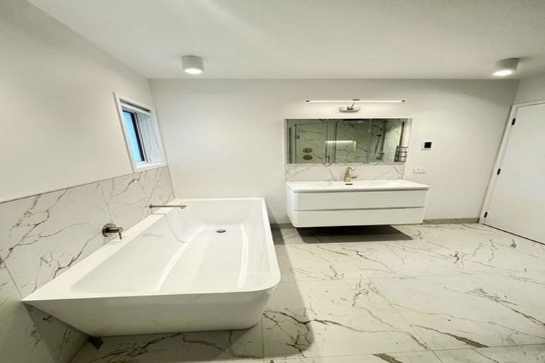 Photo of property in 60 Hurndall Street East, Maungaturoto, 0520