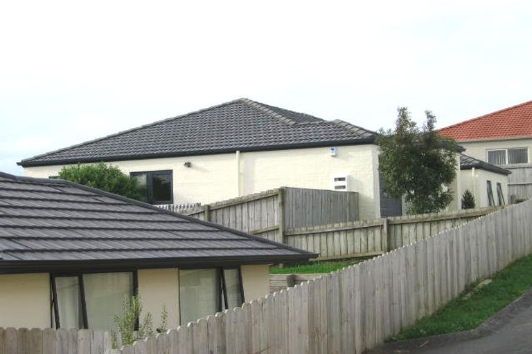 Photo of property in 13 Xena Way, Henderson, Auckland, 0612