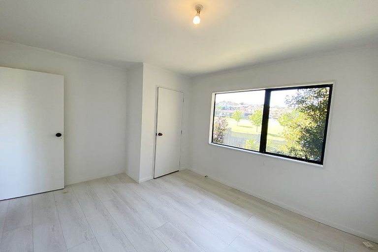 Photo of property in 49 Gosford Drive, Botany Downs, Auckland, 2010