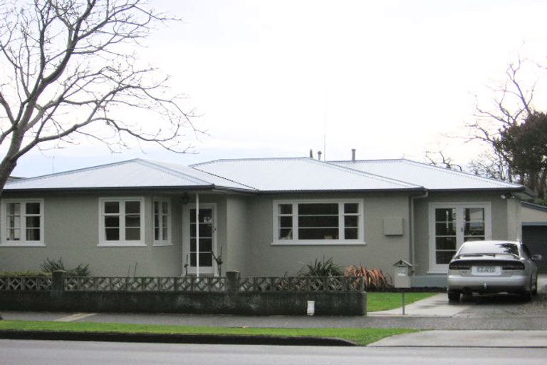 Photo of property in 115 Pahiatua Street, Hokowhitu, Palmerston North, 4410